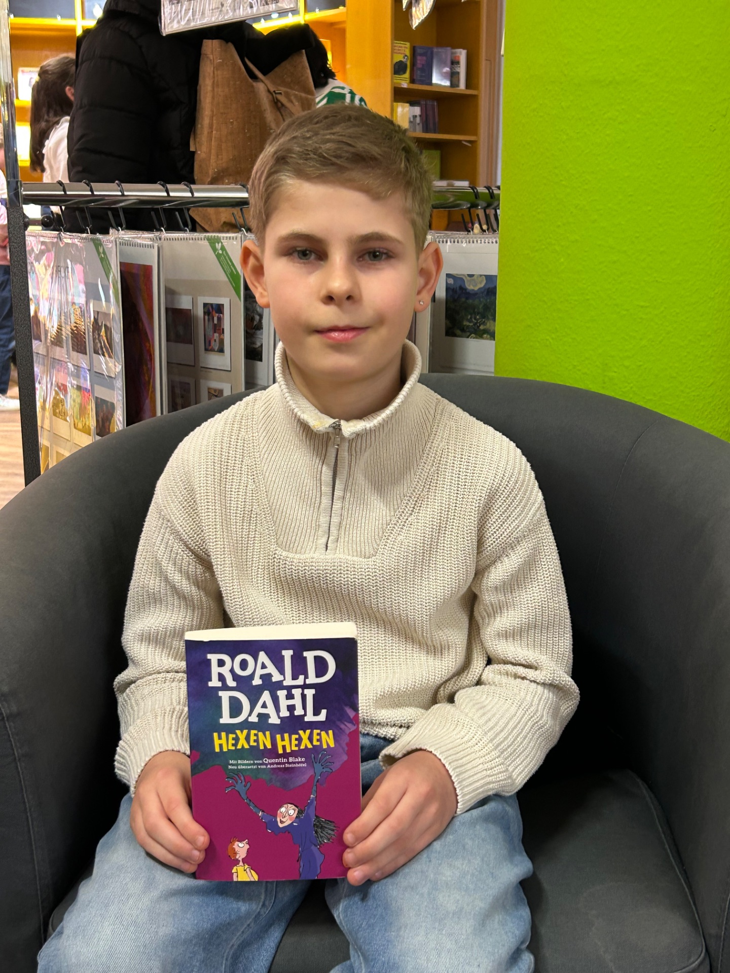 You are currently viewing Unser Schulsieger Davud beim Regionalentscheid des Vorlesewettbewerbs